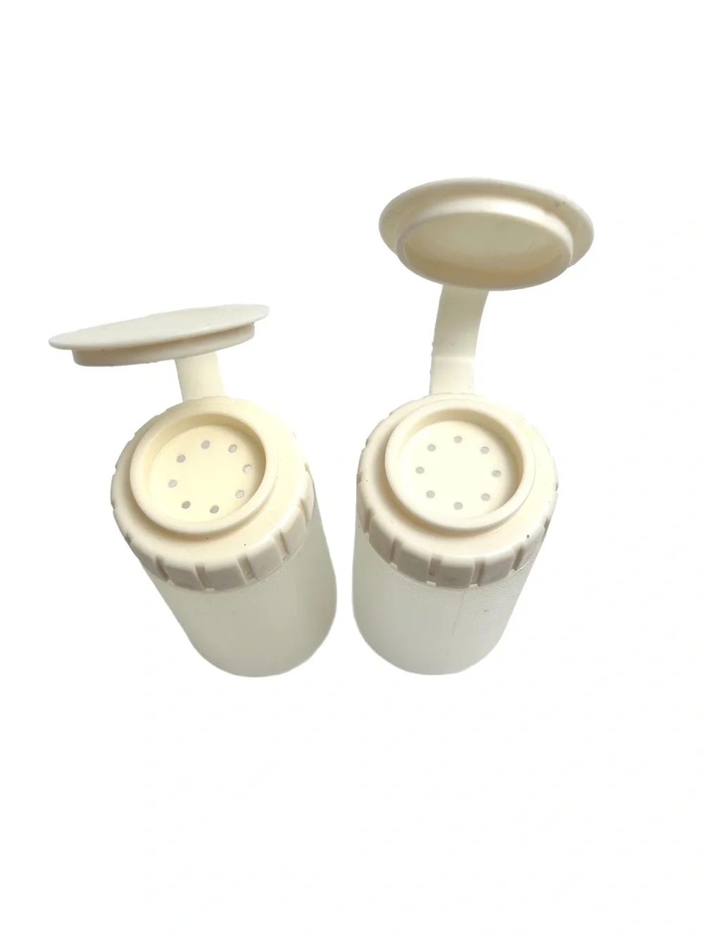 Set of Two Rubbermaid Vintage Clear Plastic Spice Shakers with Flip-Top Lids